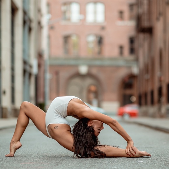 Meet Your Posher! - Picture 5 of 7